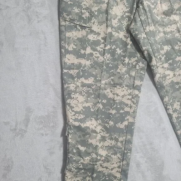 US Army ACU Cargo Pants Mens Medium Regular Green Camo Ripstop Made In USA - Picture 3 of 16